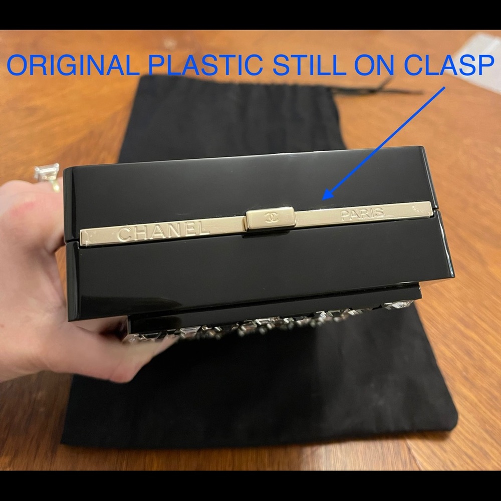 ***SOLD*** NWT CHANEL Black No. 5 Plexiglass Minaudière Clutch - Picture 13 of 16